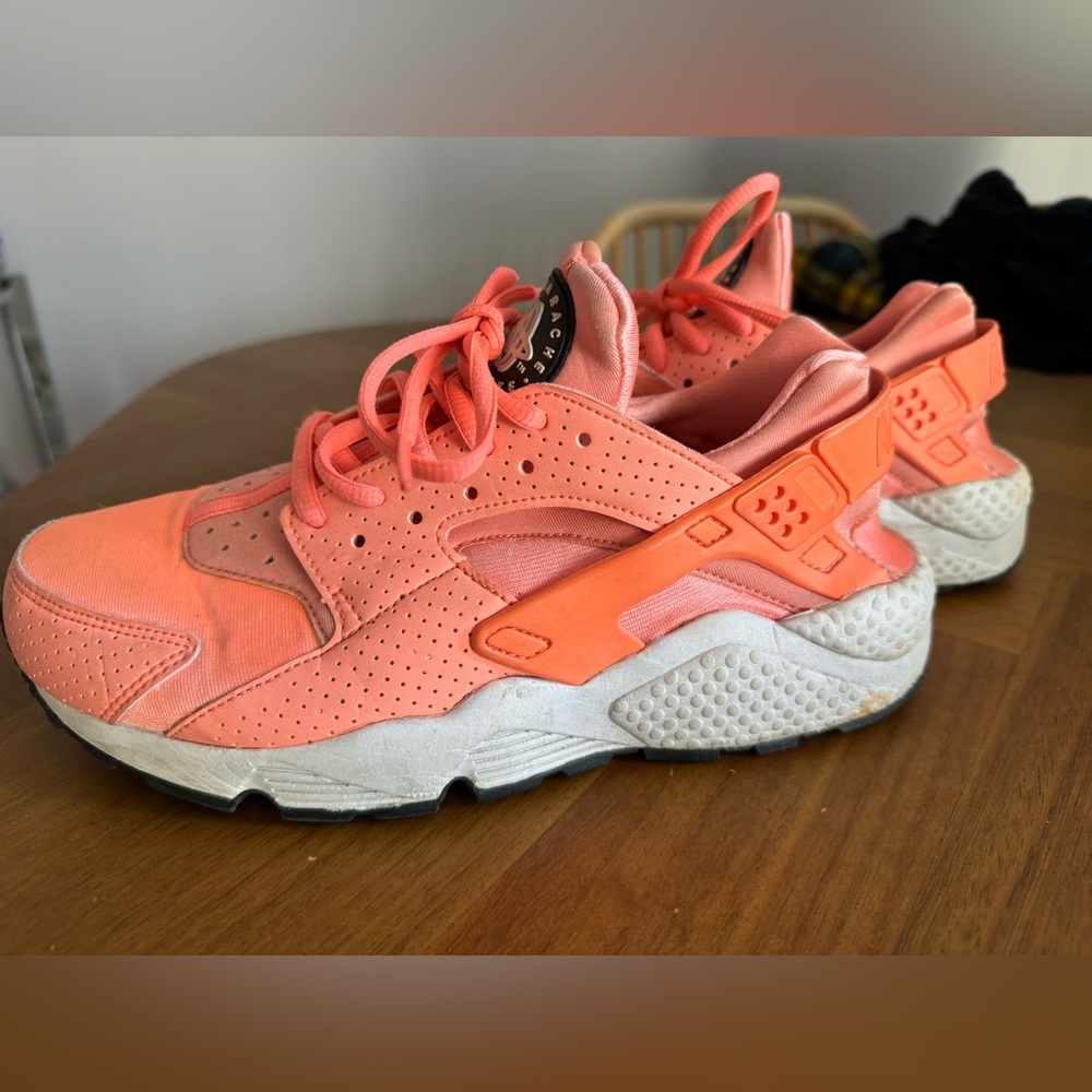Nike Huarache in a bright salmon pink